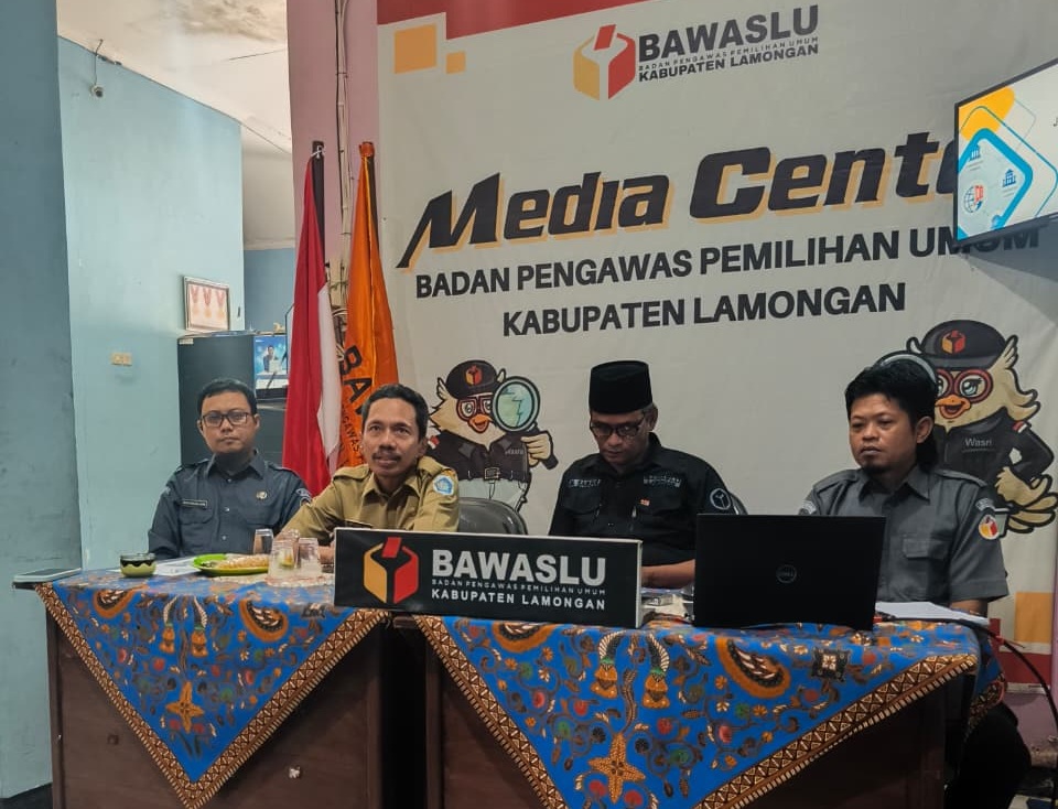 Bagian Hukum Sekretariat Daerah Kabupaten Lamongan Berbagi Praktik Baik Pengelolaan JDIH di Bawaslu Kabupaten Lamongan
